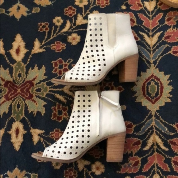 TOMS Leather Basket Weave Majorca Peep Toe Bootie - Picture 4 of 8